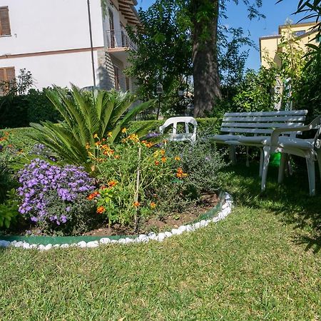 Appartamento Casa Vacanze Enjoy Ассизи Экстерьер фото