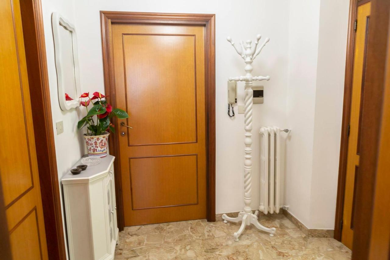 Appartamento Casa Vacanze Enjoy Ассизи Экстерьер фото